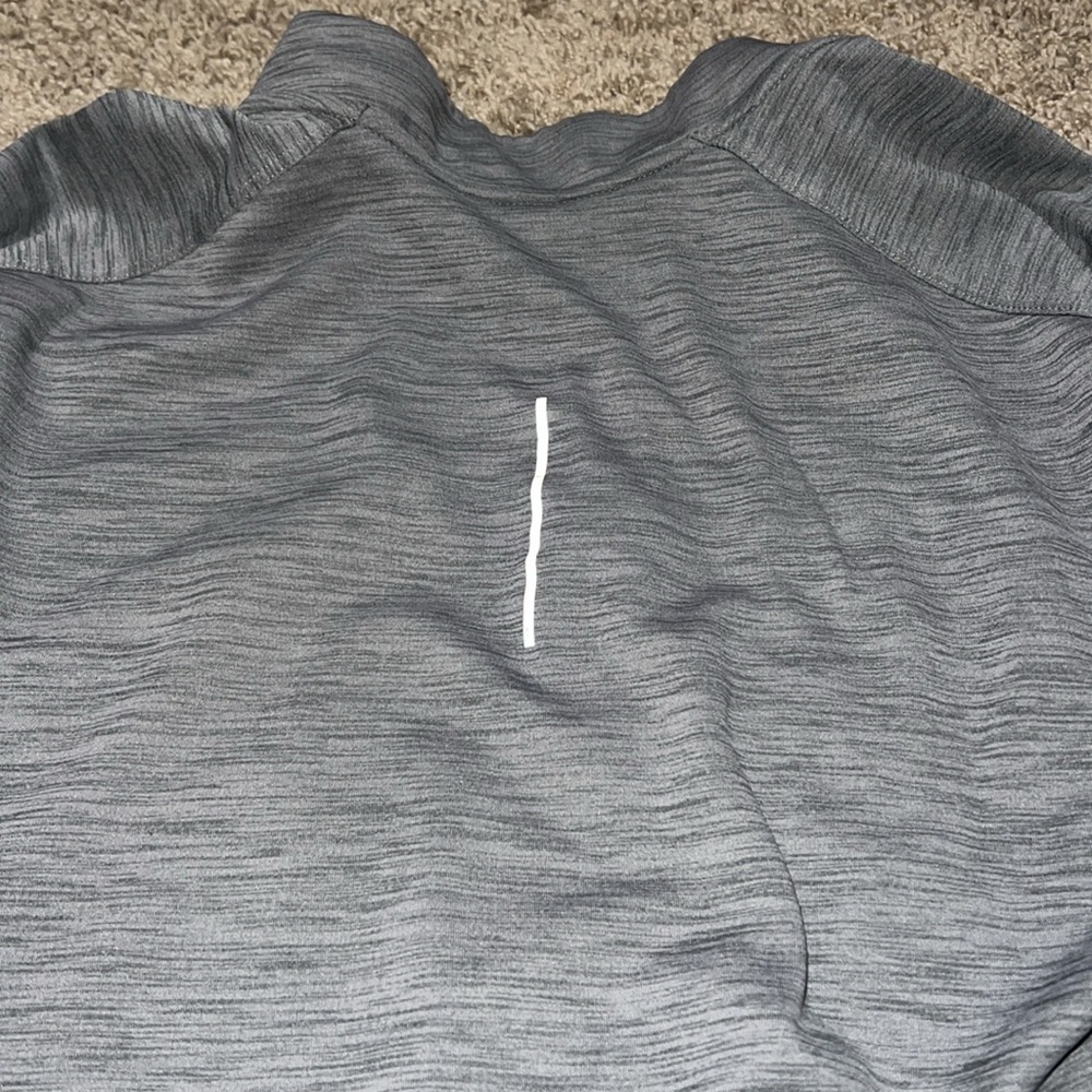 Nike Dri-Fit 1/4 zip - Picture 6 of 6